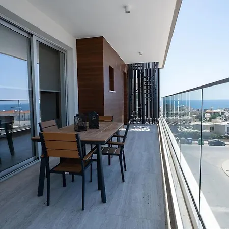 Apartamento Special Offer - Modern Apartment, Walking Distance To Beach, Hot Tub, Bbq, Rooftop Sea Views *