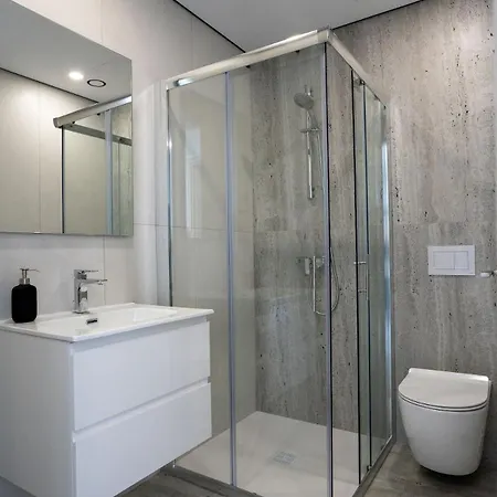 Special Offer - Modern Apartment, Walking Distance To Beach, Hot Tub, Bbq, Rooftop Sea Views