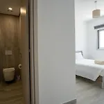 Modern Apartment, Walking Distance To Beach, Hot Tub, Bbq, Rooftop Sea Views Apartment Paphos