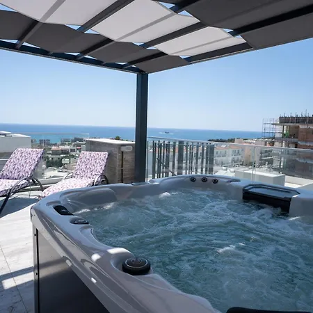 דירה Stylish Walking Distance To Beach, Hot Tub, Bbq, Rooftop Sea Views פאפוס