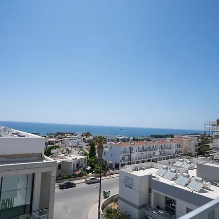 Special Offer - Modern Apartment, Walking Distance To Beach, Hot Tub, Bbq, Rooftop Sea Views *