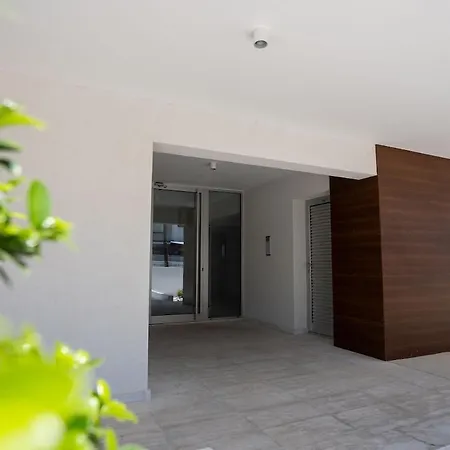 דירה Stylish Walking Distance To Beach, Hot Tub, Bbq, Rooftop Sea Views פאפוס
