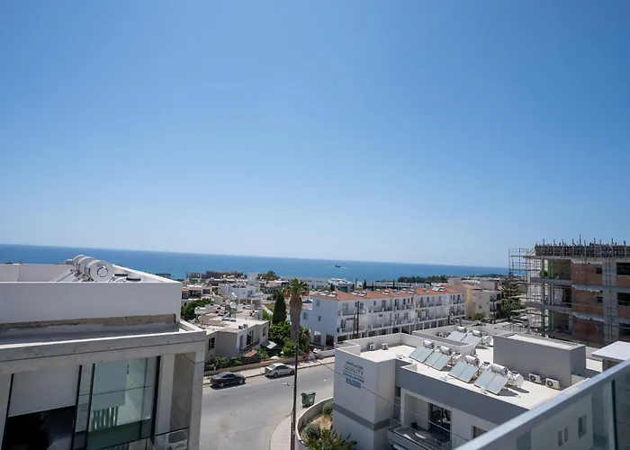 Special Offer - Modern Apartment, Walking Distance To Beach, Hot Tub, Bbq, Rooftop Sea Views *