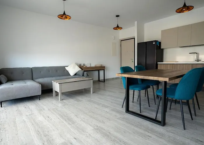 Special Offer - Modern Apartment, Walking Distance To Beach, Hot Tub, Bbq, Rooftop Sea Views * Paphos