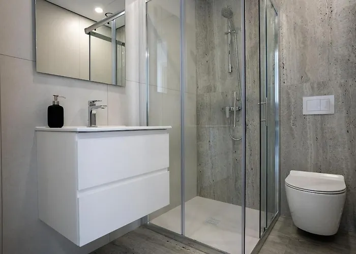 Lejlighed Special Offer - Modern Apartment, Walking Distance To Beach, Hot Tub, Bbq, Rooftop Sea Views *