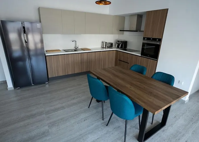 Special Offer - Modern Apartment, Walking Distance To Beach, Hot Tub, Bbq, Rooftop Sea Views Lejlighed