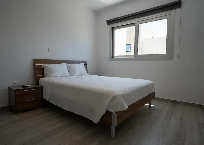 Special Offer - Modern Apartment, Walking Distance To Beach, Hot Tub, Bbq, Rooftop Sea Views *