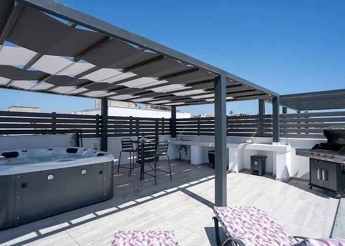 Lejlighed Special Offer - Modern Apartment, Walking Distance To Beach, Hot Tub, Bbq, Rooftop Sea Views